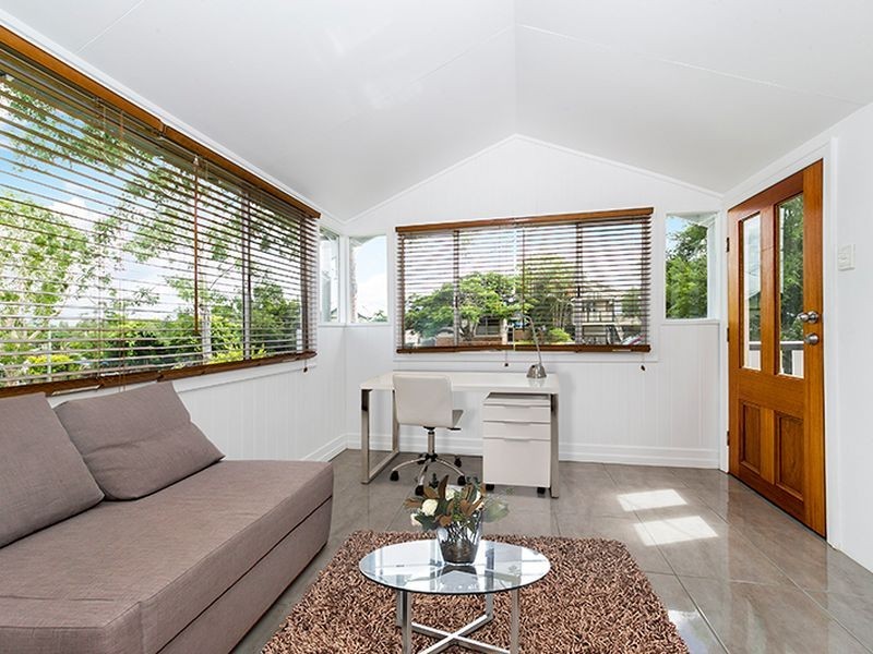 57 Sunbeam Street, Fairfield QLD 4103