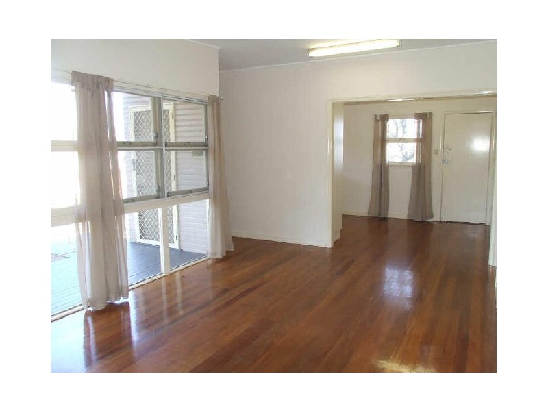 110 Fegen Drive, Moorooka QLD 4105