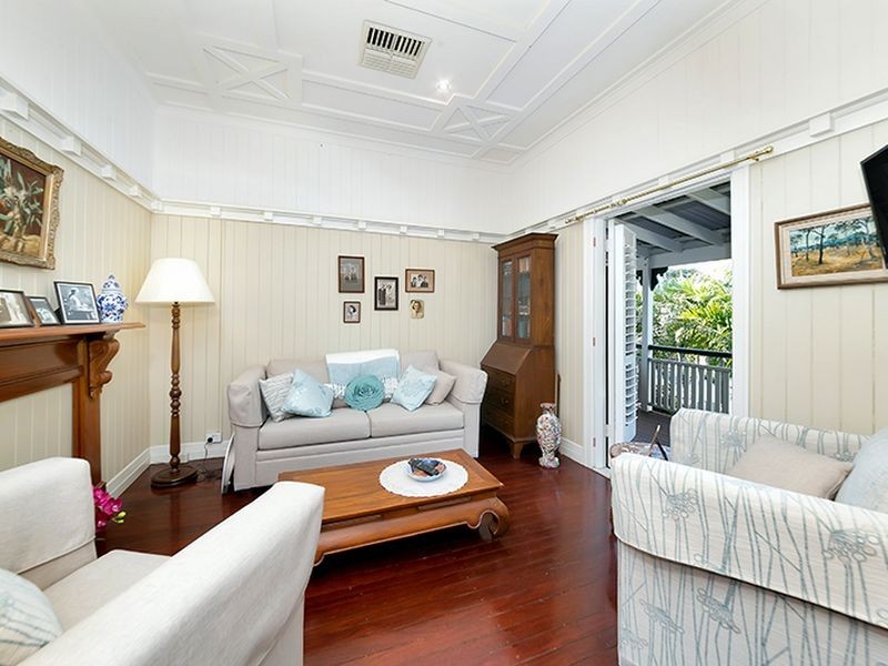 17 Wilton Terrace, Yeronga QLD 4104