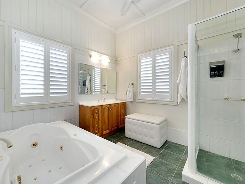 17 Wilton Terrace, Yeronga QLD 4104