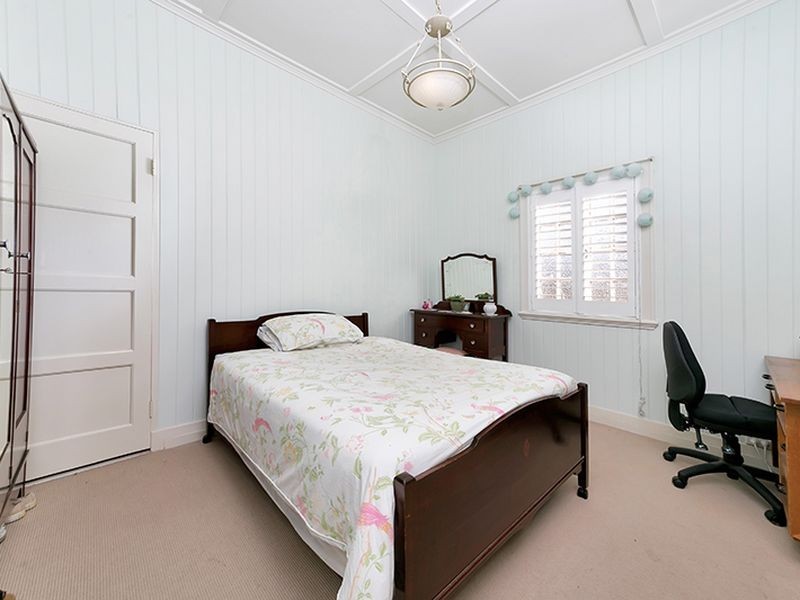17 Wilton Terrace, Yeronga QLD 4104