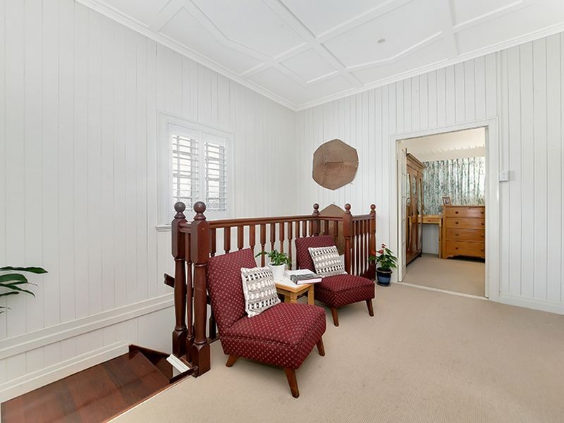 17 Wilton Terrace, Yeronga QLD 4104