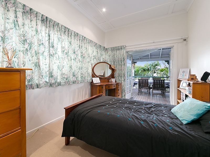 17 Wilton Terrace, Yeronga QLD 4104