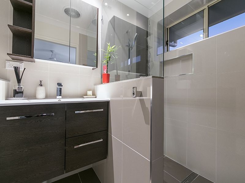 69 Ormonde Road, Yeronga QLD 4104