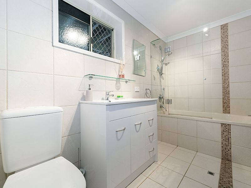 69 Ormonde Road, Yeronga QLD 4104