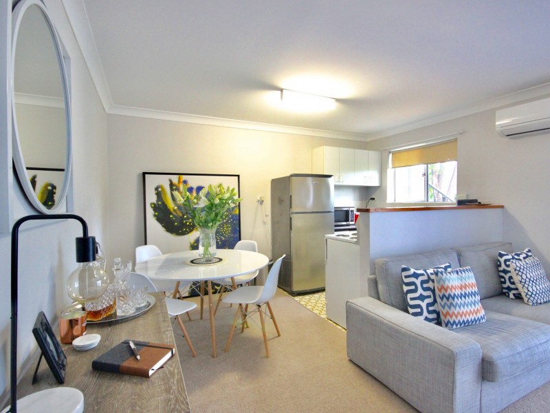 3/8 Wilton Terrace, Yeronga QLD 4104