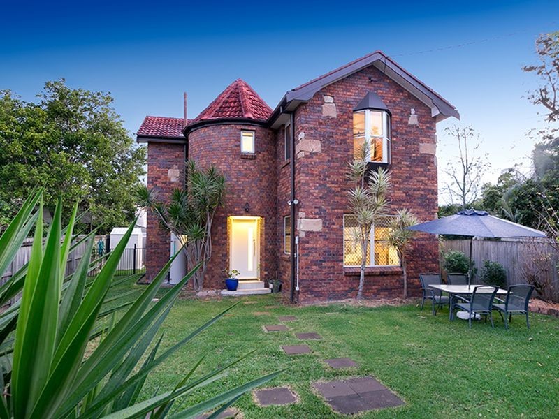 15 Hilton Street, East Brisbane QLD 4169