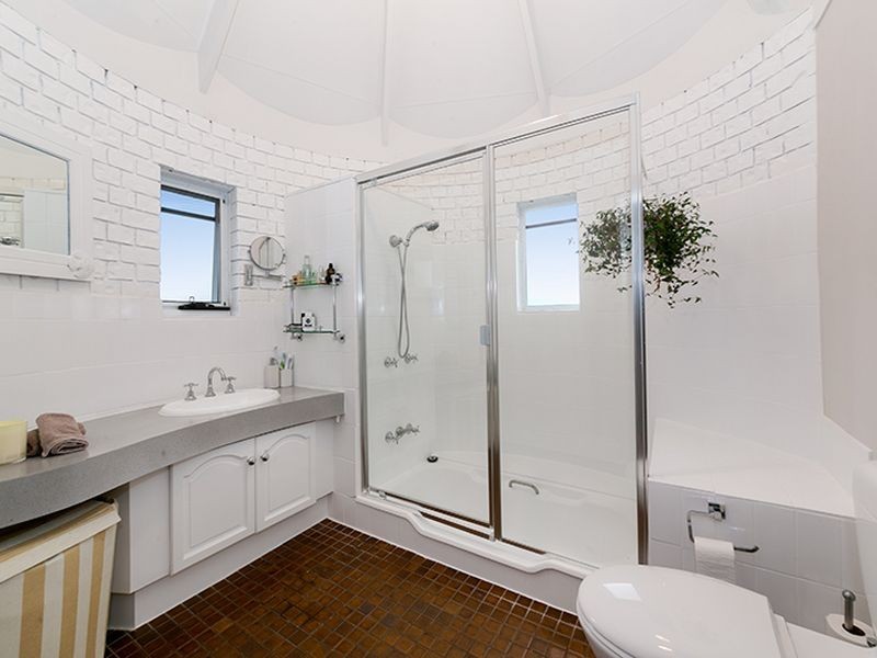 15 Hilton Street, East Brisbane QLD 4169