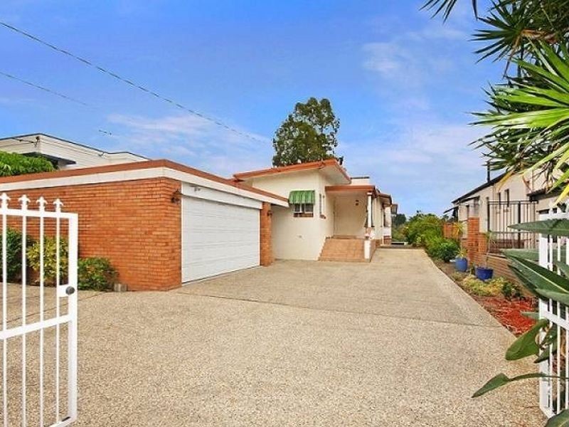 29 Brisbane Corso, Fairfield QLD 4103