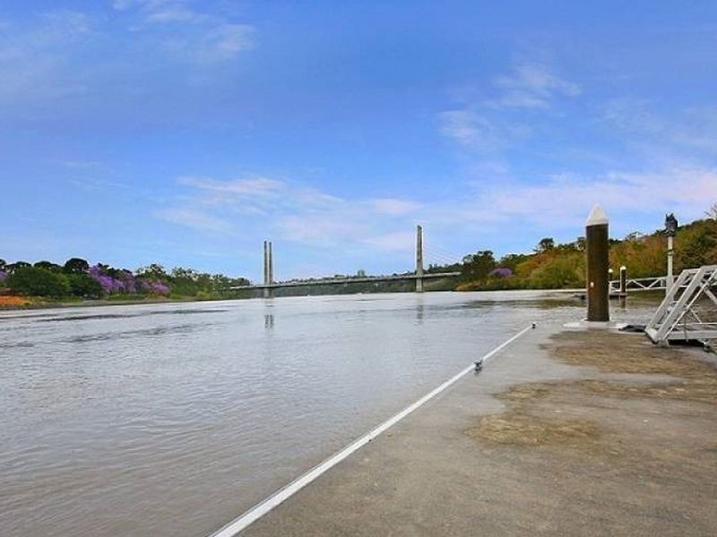 29 Brisbane Corso, Fairfield QLD 4103