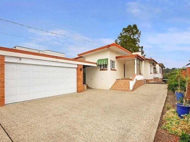 29 Brisbane Corso, Fairfield QLD 4103