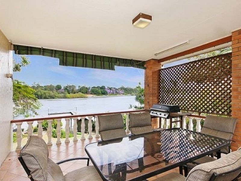 29 Brisbane Corso, Fairfield QLD 4103