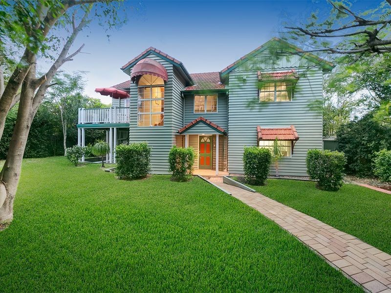 110 King Arthur Terrace, Tennyson QLD 4105