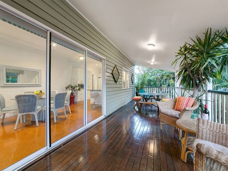 110 King Arthur Terrace, Tennyson QLD 4105