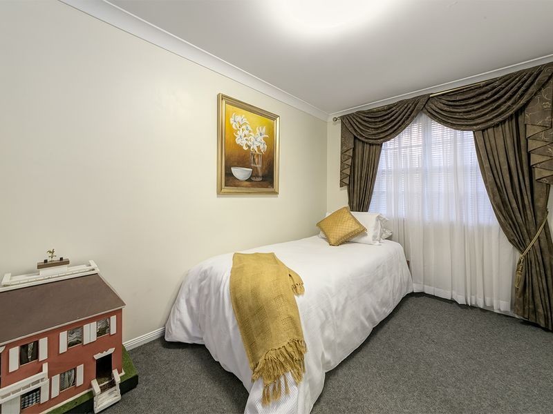 110 King Arthur Terrace, Tennyson QLD 4105