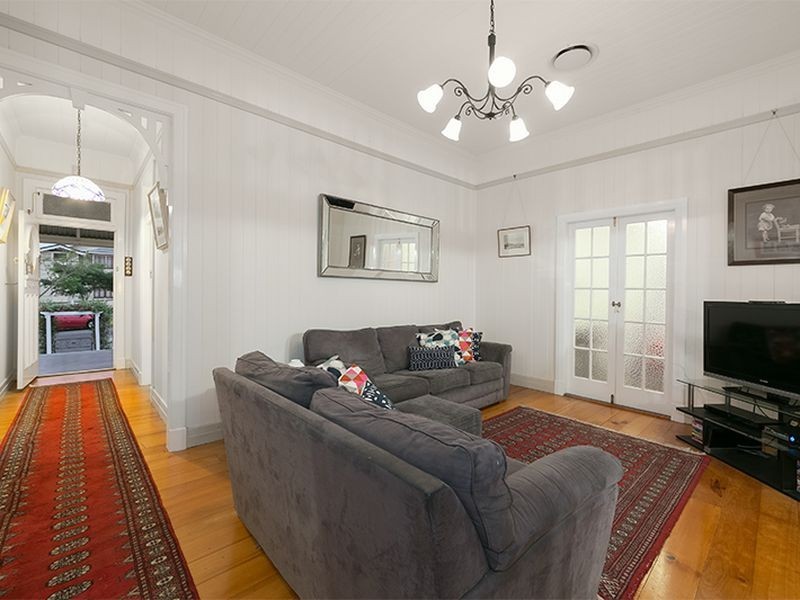 17 Wingarra Street, Yeerongpilly QLD 4105