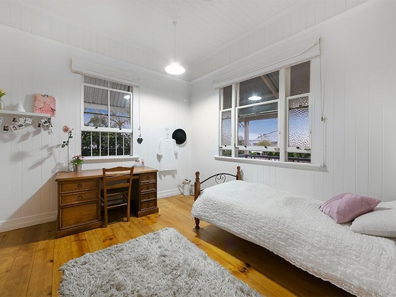 17 Wingarra Street, Yeerongpilly QLD 4105