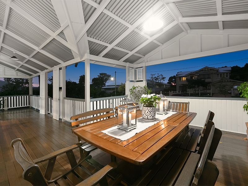 17 Wingarra Street, Yeerongpilly QLD 4105