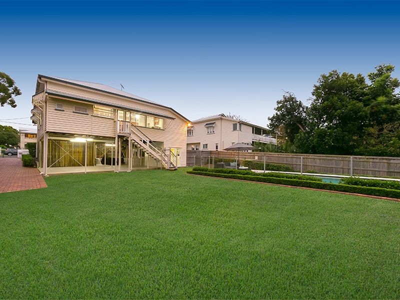 17 Wingarra Street, Yeerongpilly QLD 4105