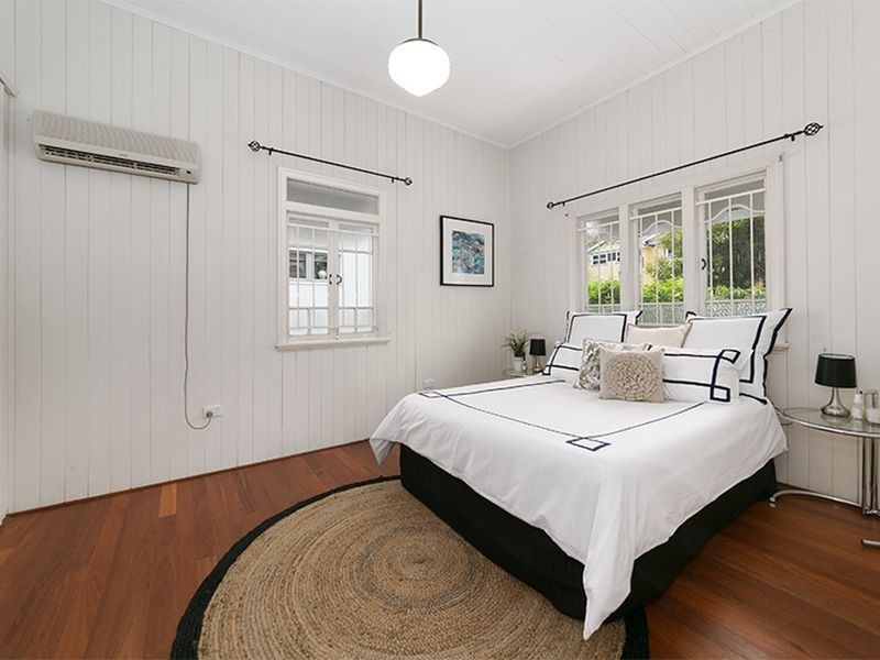 45 Livingstone Street, Yeerongpilly QLD 4105