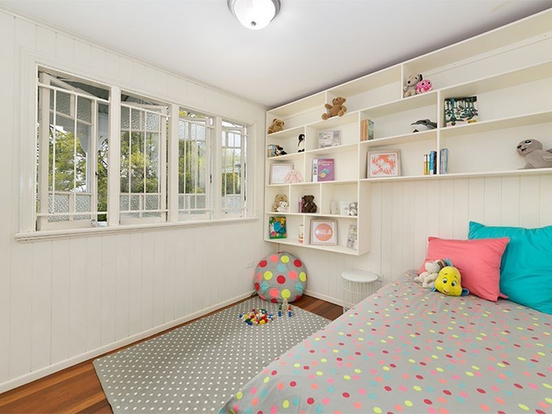 45 Livingstone Street, Yeerongpilly QLD 4105