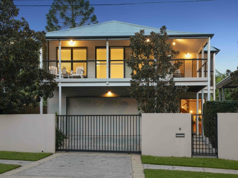 8 Brisbane Corso, Fairfield QLD 4103