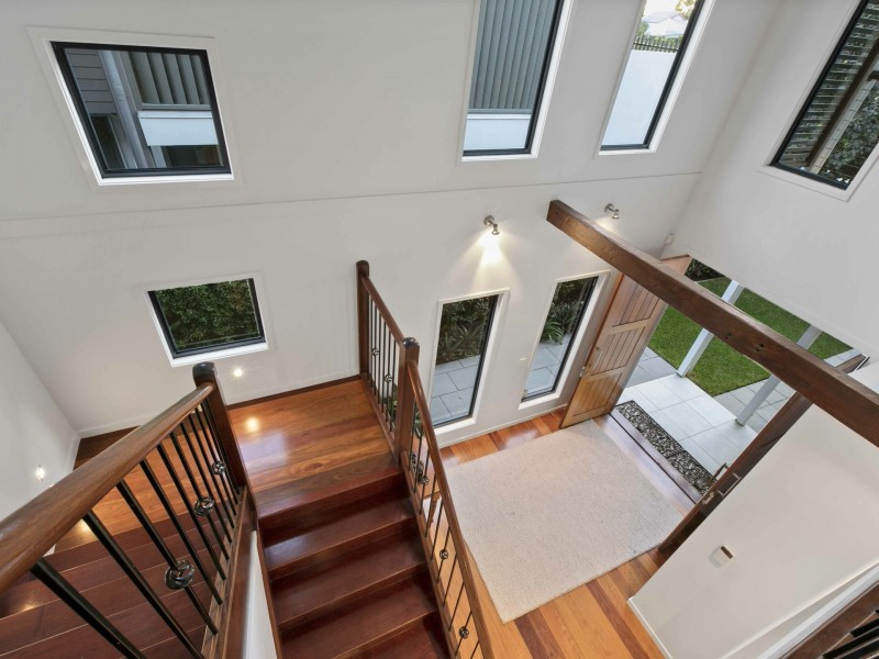 8 Brisbane Corso, Fairfield QLD 4103