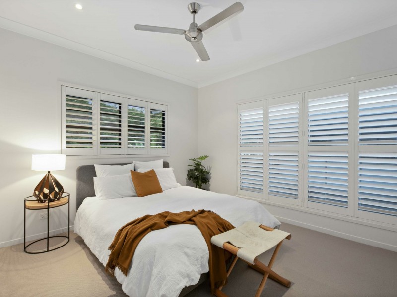 8 Brisbane Corso, Fairfield QLD 4103