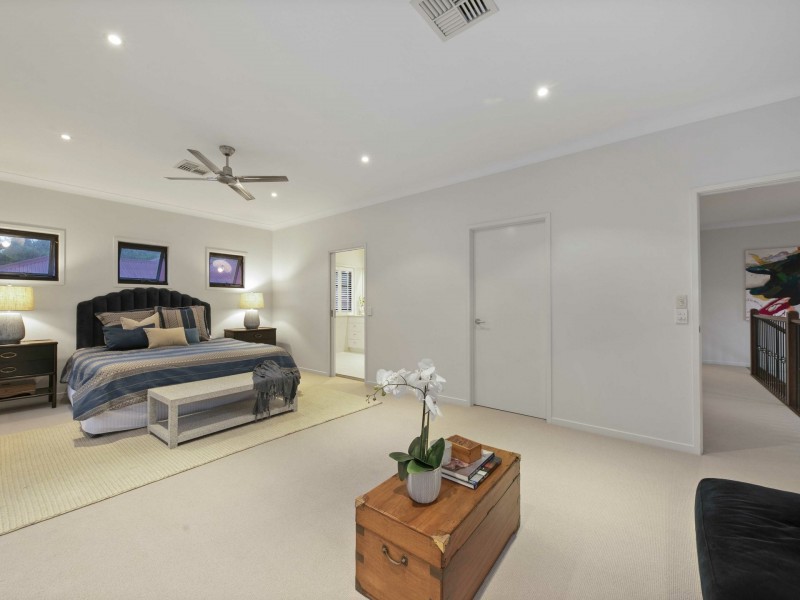 8 Brisbane Corso, Fairfield QLD 4103