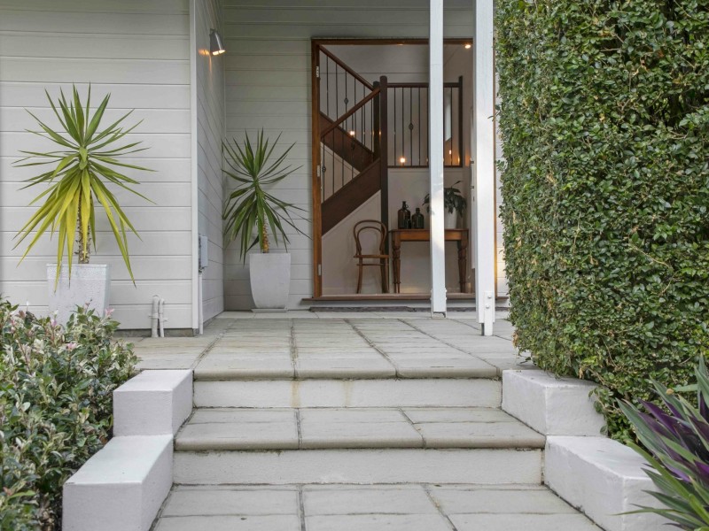 8 Brisbane Corso, Fairfield QLD 4103