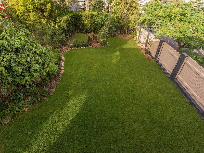 1 Wingarra Street, Yeerongpilly QLD 4105