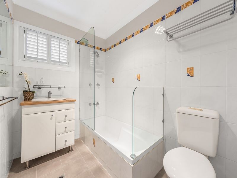 1 Wingarra Street, Yeerongpilly QLD 4105