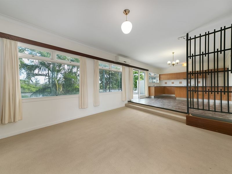 7 Esplanade, Yeronga QLD 4104