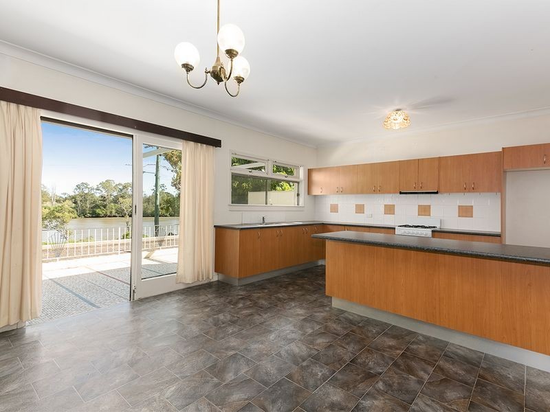 7 Esplanade, Yeronga QLD 4104