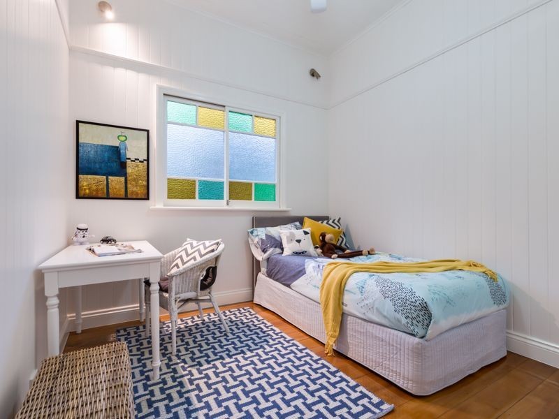 32 Feez Street, Yeronga QLD 4104