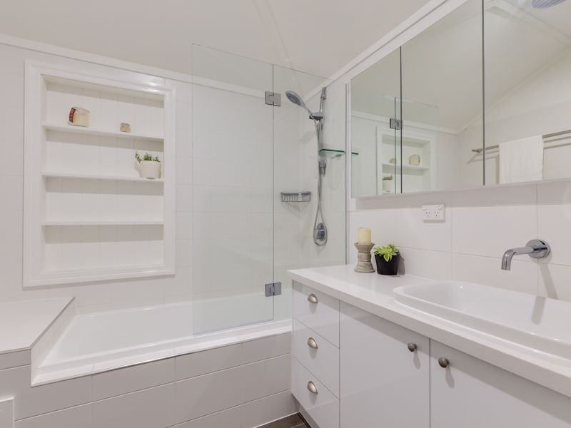 32 Feez Street, Yeronga QLD 4104