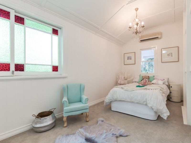 32 Feez Street, Yeronga QLD 4104