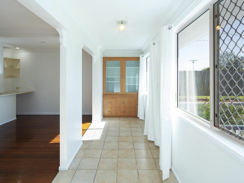 21 Hilltop Avenue, Annerley QLD 4103