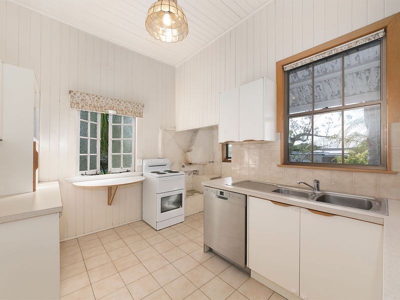 15 Grimes Street, Yeronga QLD 4104