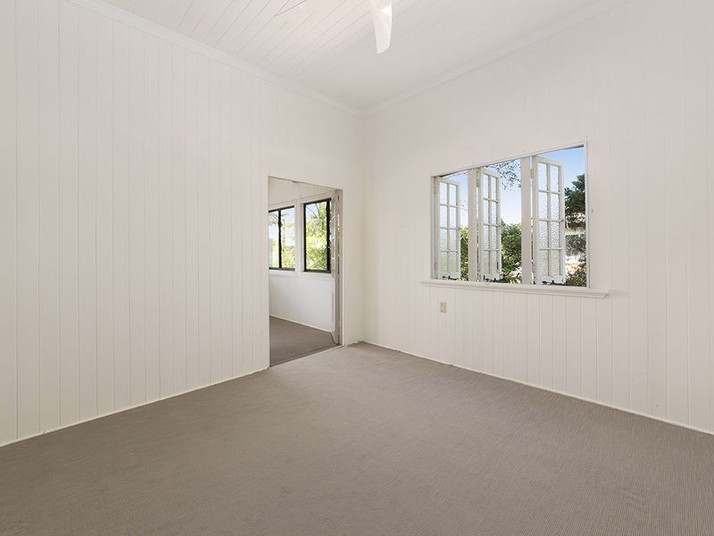 15 Grimes Street, Yeronga QLD 4104