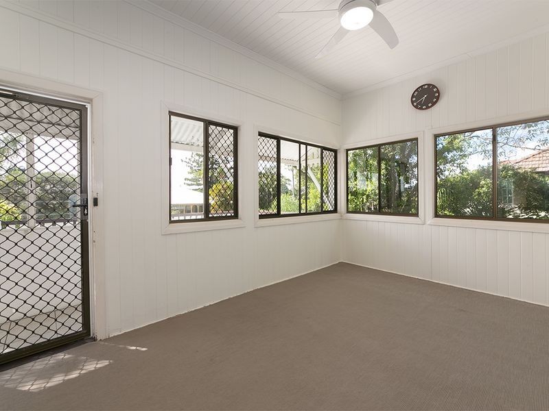 15 Grimes Street, Yeronga QLD 4104