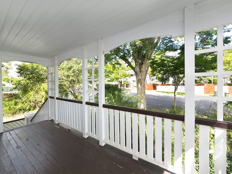 15 Grimes Street, Yeronga QLD 4104