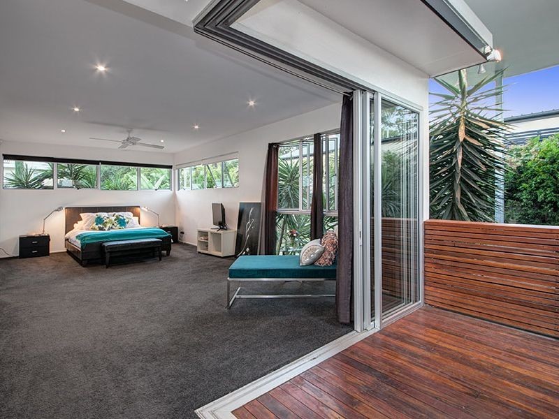 39 Instow Street, Yeronga QLD 4104
