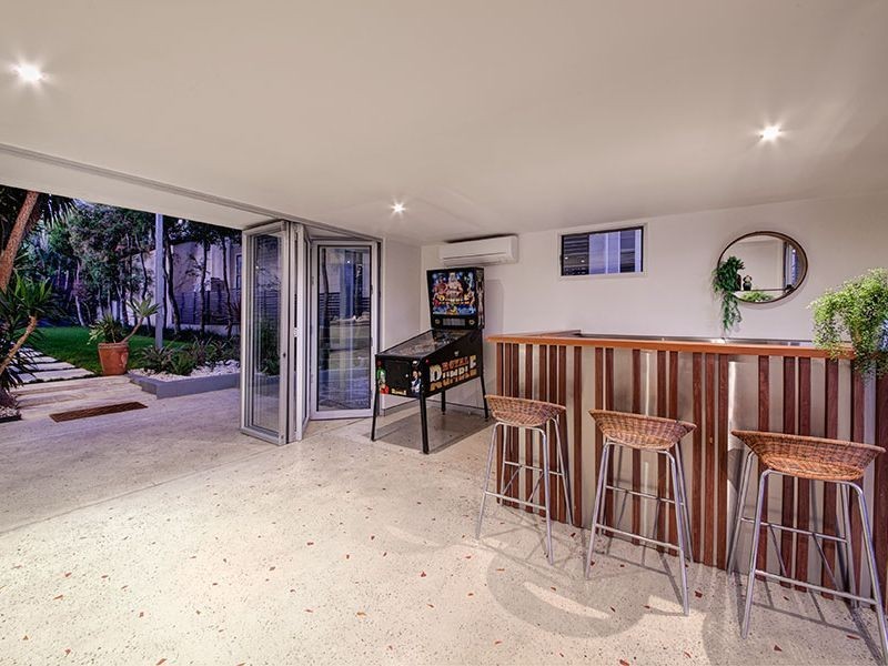 39 Instow Street, Yeronga QLD 4104