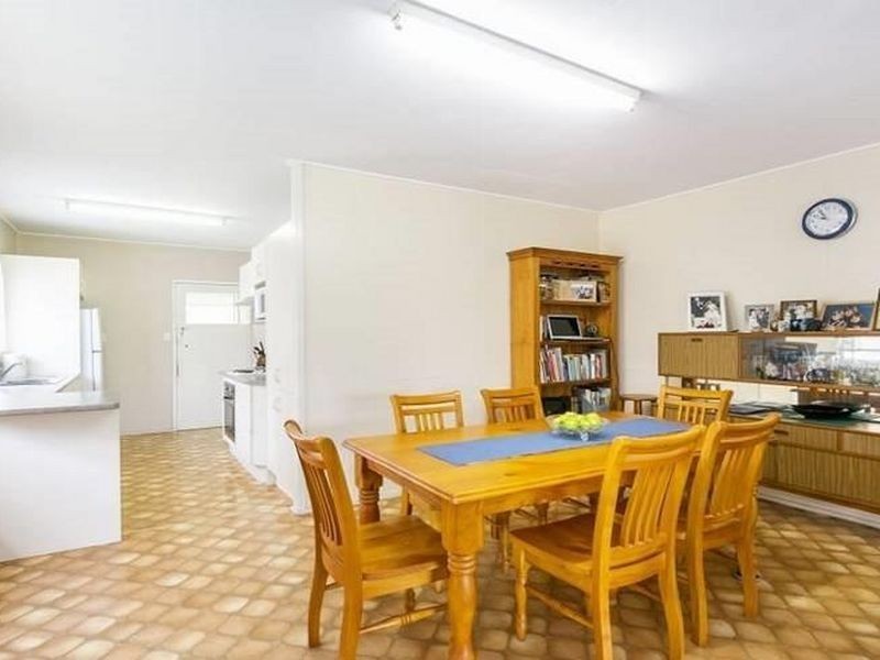 18 Ormuz Road, Yeronga QLD 4104