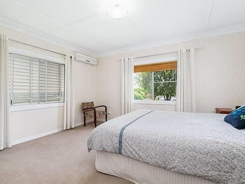 18 Ormuz Road, Yeronga QLD 4104