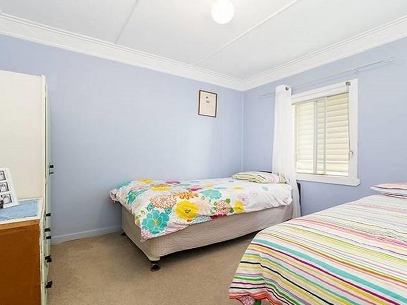 18 Ormuz Road, Yeronga QLD 4104