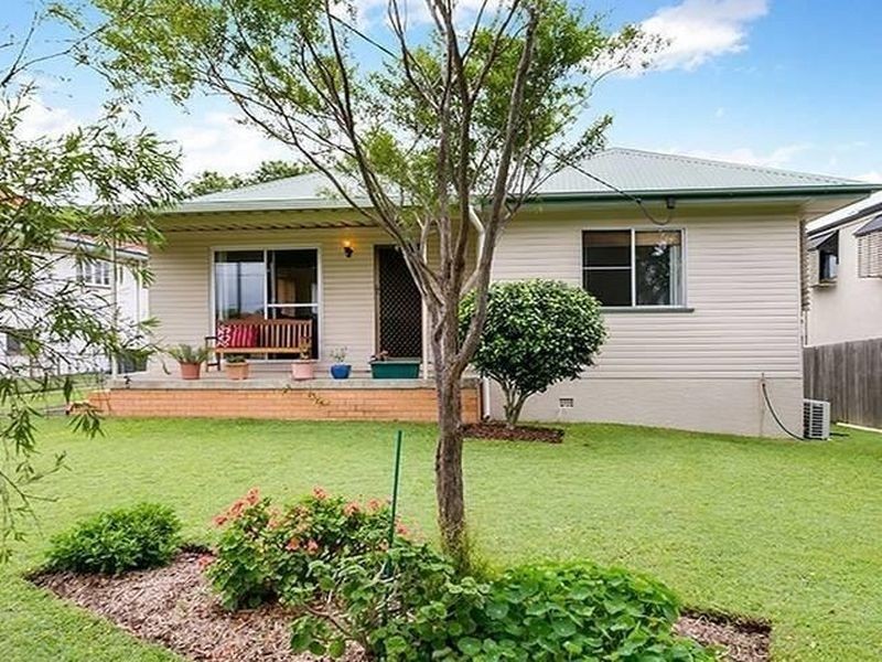 18 Ormuz Road, Yeronga QLD 4104