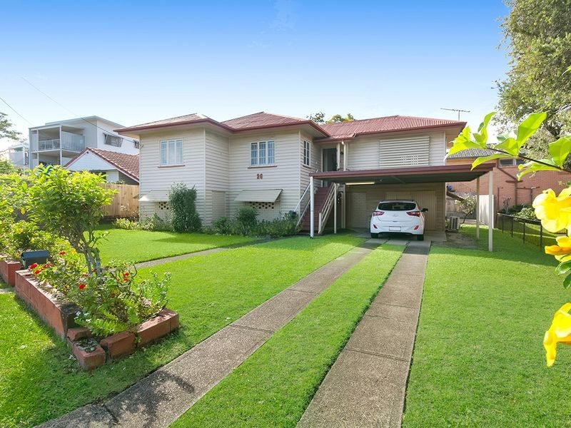 26 Lake Street, Yeronga QLD 4104