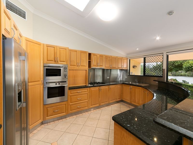 9 Esplanade, Yeronga QLD 4104